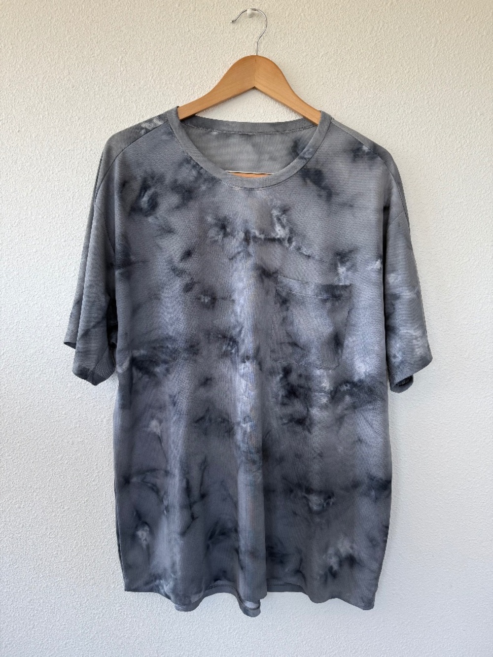 lululemon Relaxed Mesh Pocket Tee Short Sleeve Grey Tie Dye Shirt Size L